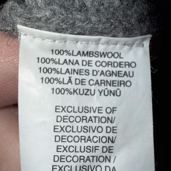 Original Penguin 100% Lambswool V-Neck Sweater - Picture 9 of 11